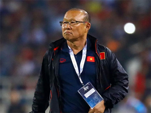 Fan Việt tràn vào Facebook Văn Lâm, Văn Hậu chúc mừng-10