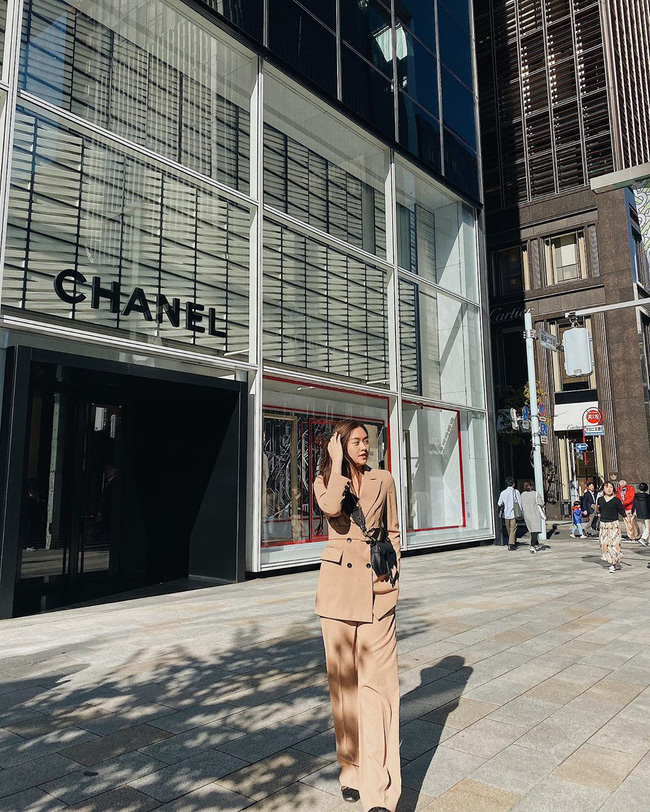 Mấy nàng Hậu cũng rất chịu khó diện đồ công sở, và chị em lại có tận 14 ý tưởng để style đi làm thăng cấp ngoạn mục-7