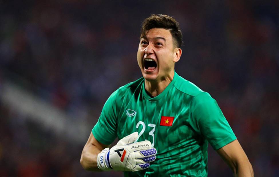 Hình ảnh thủ môn Đặng Văn Lâm bay người cản phá trận Việt Nam - Thái Lan-6