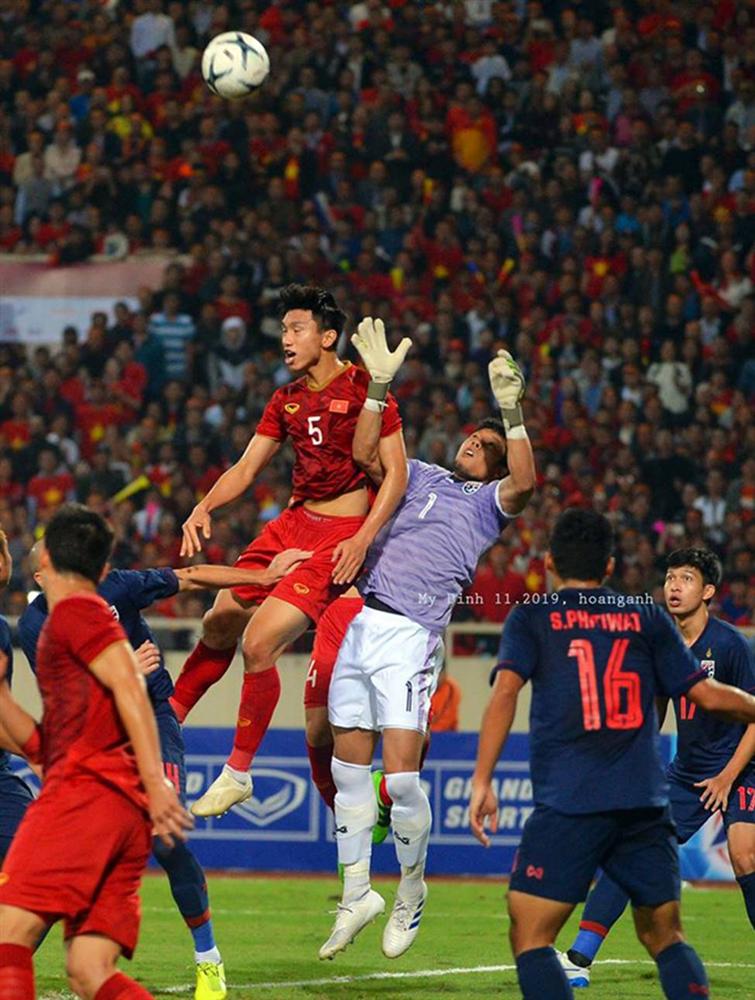 Hình ảnh thủ môn Đặng Văn Lâm bay người cản phá trận Việt Nam - Thái Lan-7