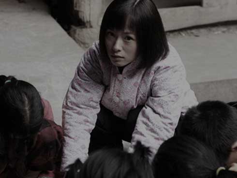 Xem camera thấy con gái bị bạo hành, người bố có hành động bất ngờ với cô giáo-5