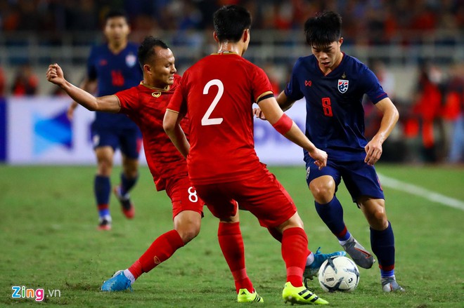 Fan Việt tràn vào Facebook Văn Lâm, Văn Hậu chúc mừng-9