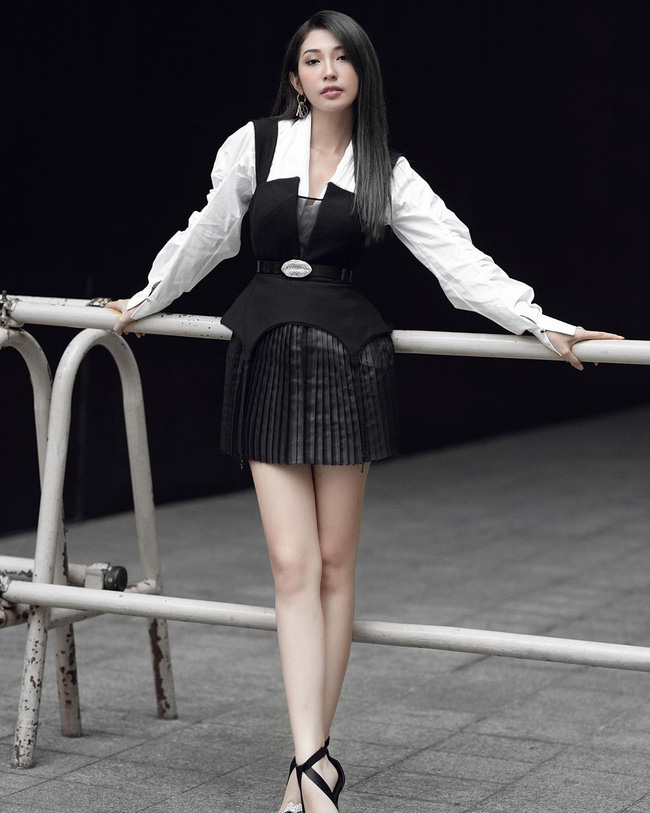 Street style sao Việt: Phạm Quỳnh Anh ăn vận như teen girl, HH Thu Thảo diện váy thùng thình cứ như đang bầu tập 2-8