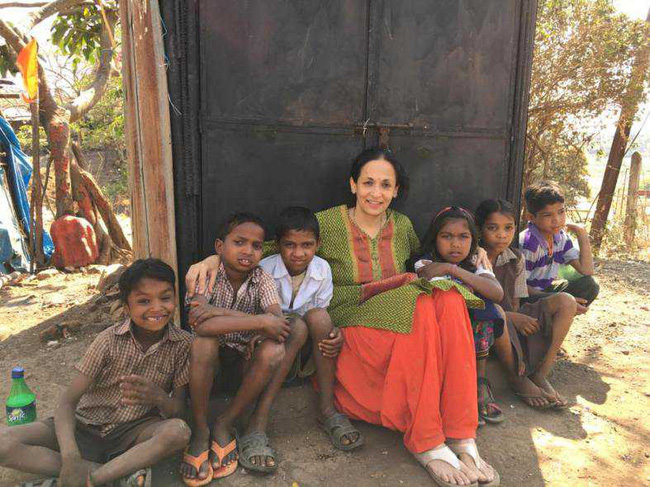 Câu chuyện về nữ giáo viên, từ hoa hậu vạn người mê, rời xa ánh đèn sân khấu làm nghề trồng người và cái kết không thể tuyệt vời hơn-4