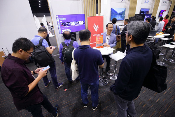 VinSmart ‘bắt tay’ ông lớn Google ra mắt ti vi thông minh-4