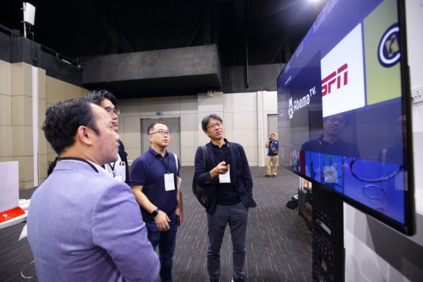 VinSmart ‘bắt tay’ ông lớn Google ra mắt ti vi thông minh-5