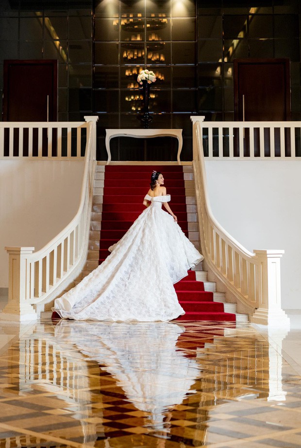 Chân dung bạn trai ngoại quốc của Hoàng Oanh-7