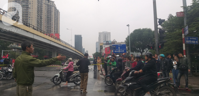 Vụ Mercedes kéo nhiều xe máy bốc cháy, khiến 1 nạn nhân tử vong: Chiếc xe ô tô chồng mới mua vài ngày giao cho vợ sử dụng-5