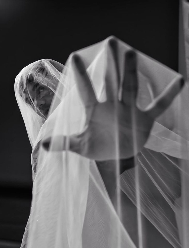 Bất ngờ đăng tải loạt ảnh đơn sắc, Sơn Ngọc Minh gây lo lắng khi suy nghĩ về cái chết sau loạt ồn ào tố Erik bạc tình-2