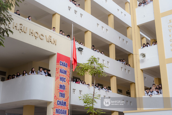Hàng trăm học sinh bí mật tập văn nghệ gần tháng trời dành tặng món quà bất ngờ cho thầy cô ngày 20/11-6