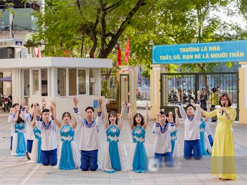 Cô giáo hạnh phúc khoe món quà nhân Ngày Nhà giáo lên MXH bị phụ huynh chỉ trích, dân mạng lại phẫn nộ: Suy diễn quá nhiều!-5