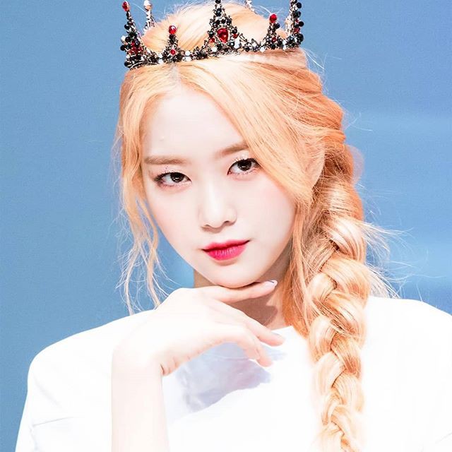 Nhan sắc nữ thần tóc vàng mới của Kpop-12