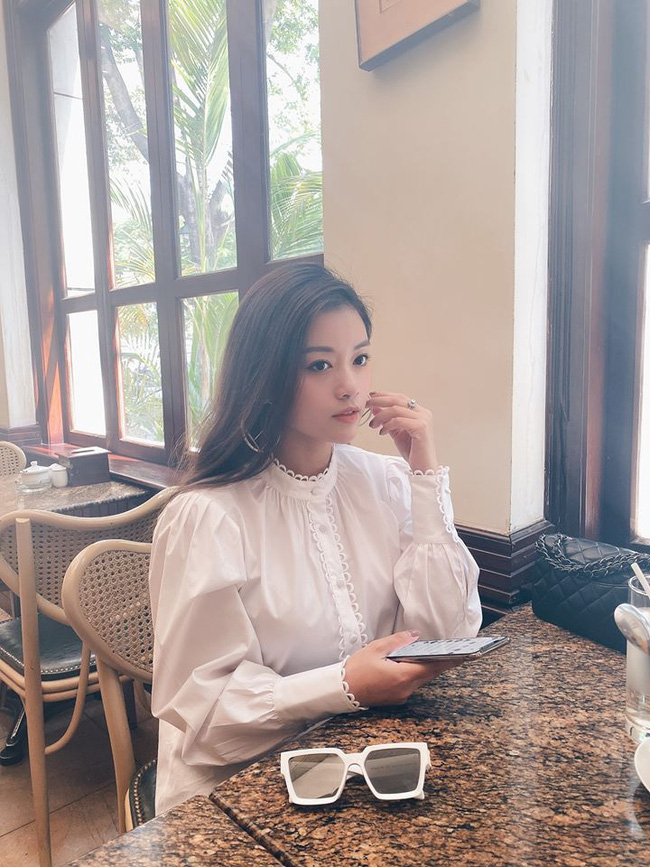 Cô gái xinh đẹp có nhan sắc nổi bật trên khán đài trận Việt Nam - Thái Lan, nhưng tiết lộ danh tính cầu thủ tặng vé cho mình mới gây sốc-4