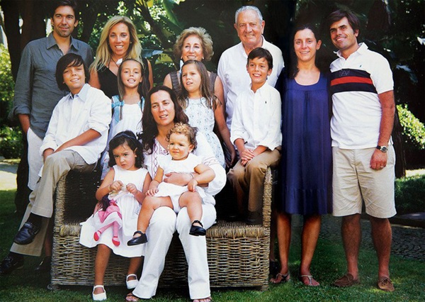 Nữ tỷ phú duy nhất ở Bồ Đào Nha và cuộc hôn nhân đặc biệt: 34 tuổi mới lập gia đình, chồng giàu nhất nước nhưng về nhà lại sợ vợ một cách kì lạ-3