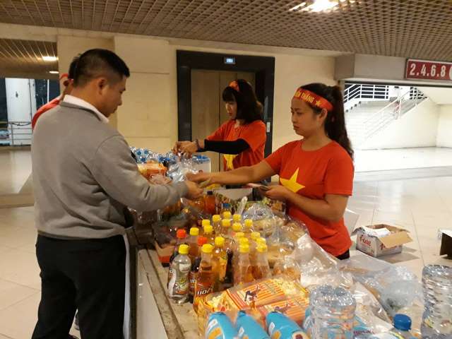 Muốn thuê ki ốt bán hàng trong SVĐ Mỹ Đình cần bao nhiêu tiền?-1