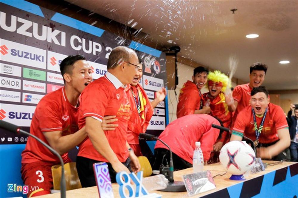 Ngày 20/11, tri ân HLV Park - người thầy của các cầu thủ Việt Nam-10