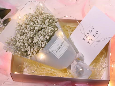 Cô giáo hạnh phúc khoe món quà nhân Ngày Nhà giáo lên MXH bị phụ huynh chỉ trích, dân mạng lại phẫn nộ: Suy diễn quá nhiều!