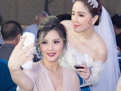 Chị gái kín tiếng của Bảo Thy: Năm thì mười họa mới xuất hiện nhưng luôn gây sốt vì nhan sắc xinh đẹp cực Tây