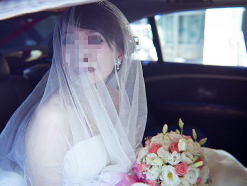 Trong lễ ăn hỏi đột nhiên nhà chồng tăng số tráp, ngày cưới trao 6 cây vàng nhưng mẩu giấy định mệnh được dúi vào tay cô dâu đã tố cáo tất cả-3