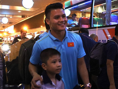 HLV Park luyện chiến thuật cho U22 Việt Nam trong buổi tập cuối-10