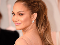 Đến 50 tuổi, bạn muốn da căng bóng không nếp nhăn như Jennifer Lopez thì hãy ghim ngay 5 tips skincare của 'nữ hoàng sexy'