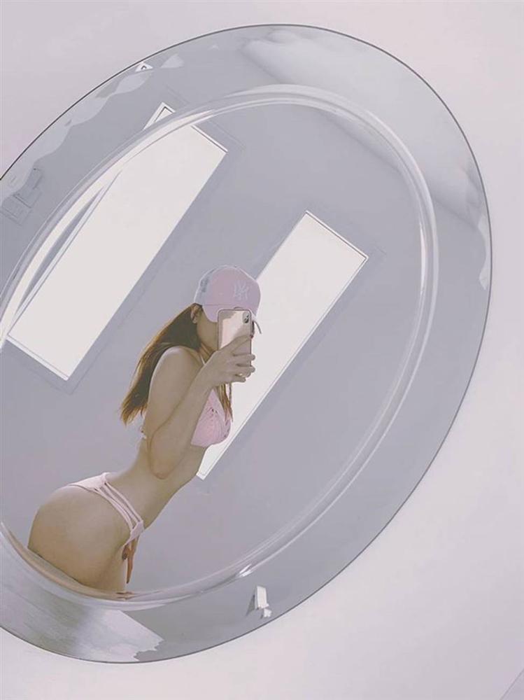 Bạn gái Lâm Tây nóng bỏng, gợi cảm trong mọi khoảnh khắc-8