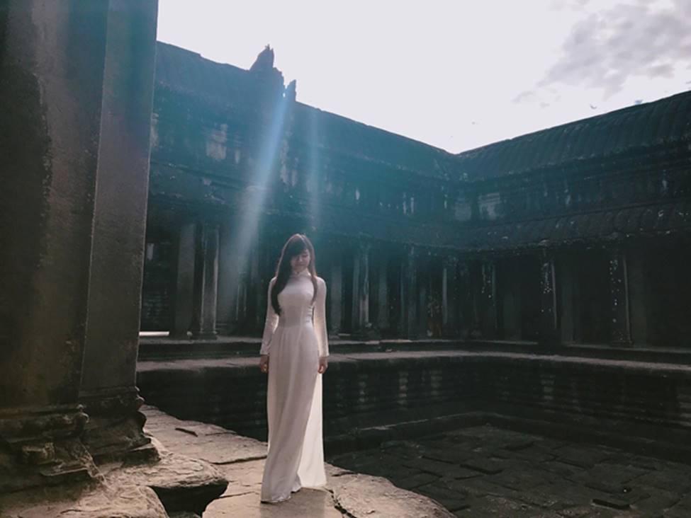 Bạn gái Lâm Tây nóng bỏng, gợi cảm trong mọi khoảnh khắc-18