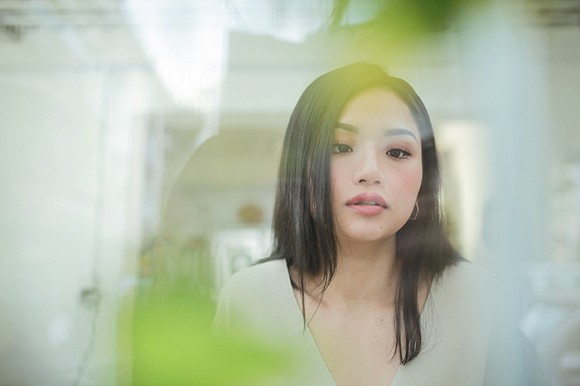 Đắm chìm với nhan sắc dịu dàng của Miu Lê khiến ai cũng phải xiêu lòng-1