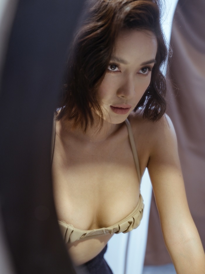 Cô gái vàng trong làng ăn cưới showbiz Việt chụp ảnh gợi cảm, không chạnh lòng vì mãi vẫn độc thân-2