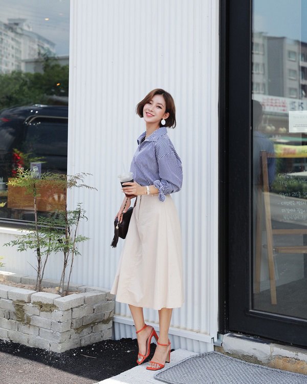 4 công thức phối chân váy đi làm trong ngày thu nắng nhẹ, chị em cứ yên tâm ghi điểm-18