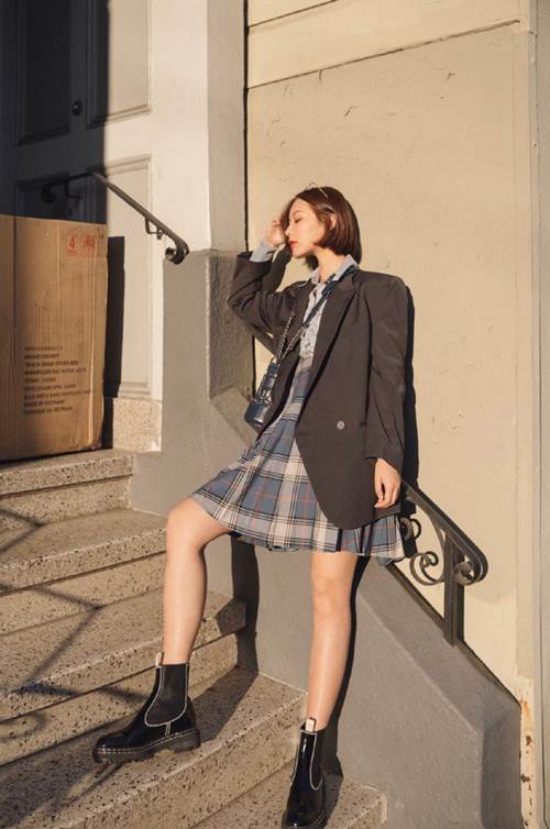 4 công thức phối chân váy đi làm trong ngày thu nắng nhẹ, chị em cứ yên tâm ghi điểm-5