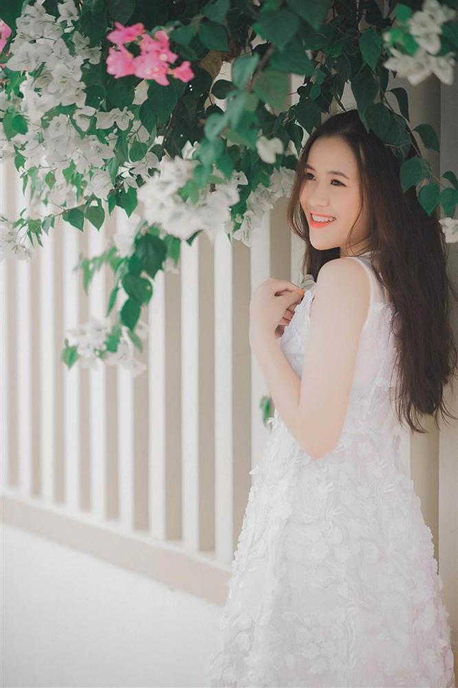 5 cô giáo sinh năm 1997 nổi tiếng trên mạng với nhan sắc ngọt ngào-6