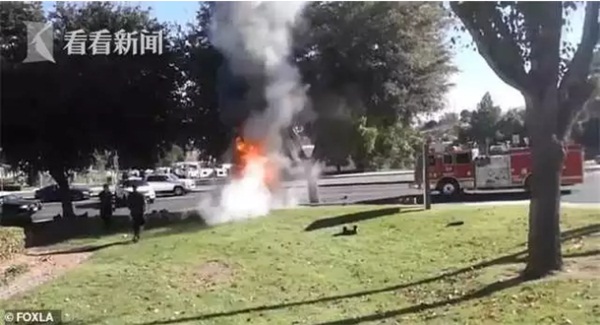 Người phụ nữ gây hoang mang dư luận khi khỏa thân lái xe gây tai nạn rồi bỏ mặc 2 con trong biển lửa, trốn khỏi hiện trường-1