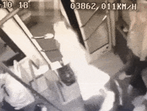 Gã biến thái ăn cắp hơn 200 đồ lót phụ nữ chỉ để nhìn, khi bị cảnh sát bắt đã yêu cầu một việc khiến ai cũng phẫn nộ-4