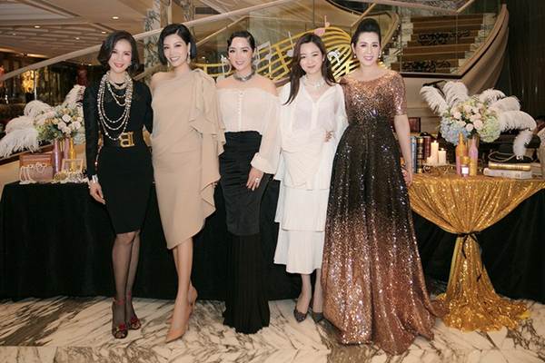 MC Thanh Mai mặc váy bó sát khoe đường cong quyến rũ ở tuổi 46-3