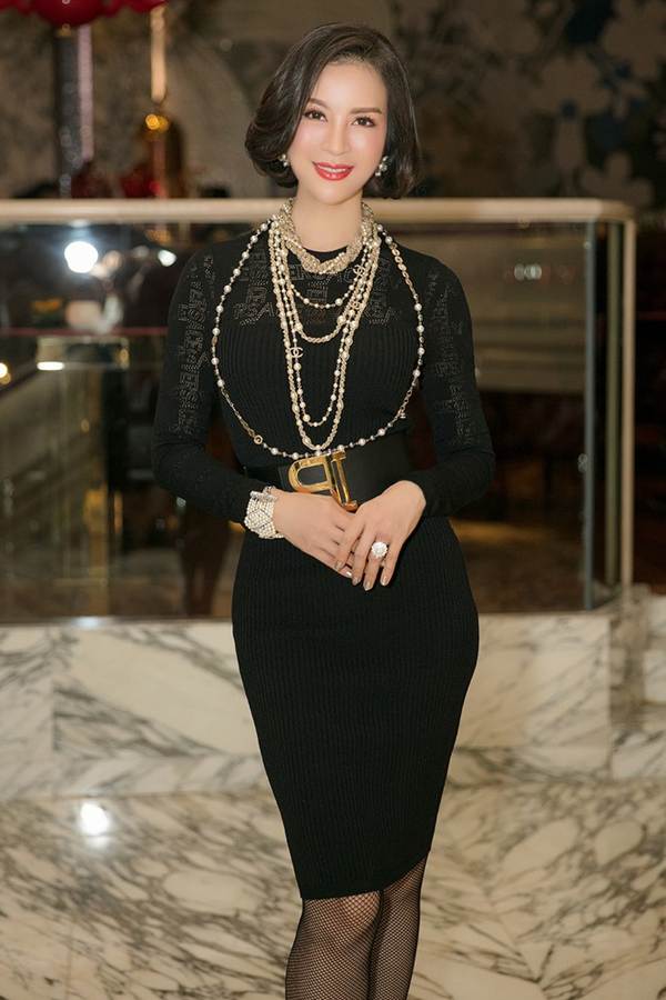 MC Thanh Mai mặc váy bó sát khoe đường cong quyến rũ ở tuổi 46-6