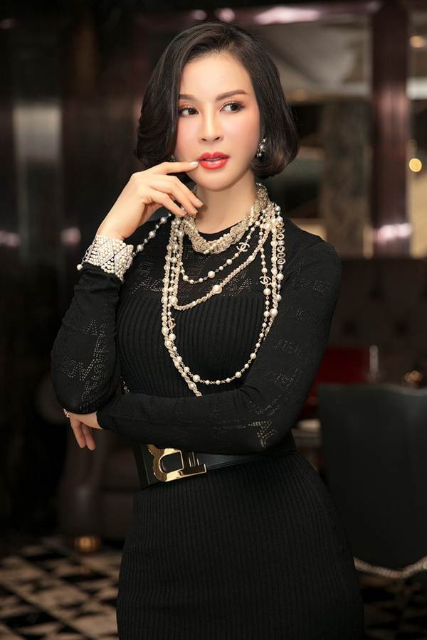 MC Thanh Mai mặc váy bó sát khoe đường cong quyến rũ ở tuổi 46-7