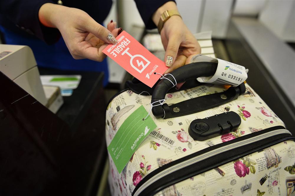Các hãng hàng không Việt Nam cấm vận chuyển pin Lithium và thiết bị điện tử dùng pin Lithium trên tất cả chuyến bay-2