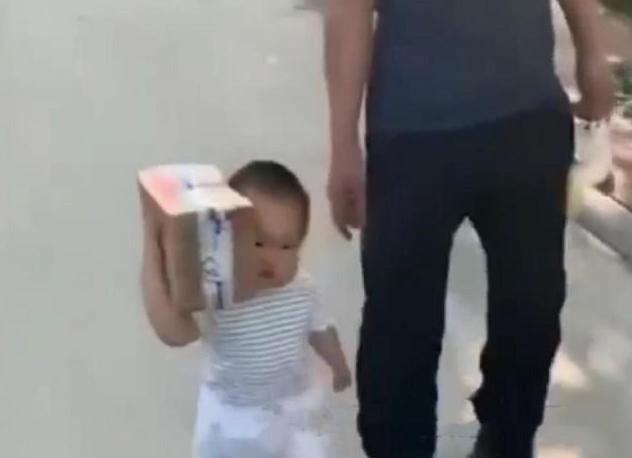 Con vẫn còn nhỏ chưa thể làm được việc - cha mẹ sẽ thôi suy nghĩ đó nếu nhìn thấy những cảnh này-1