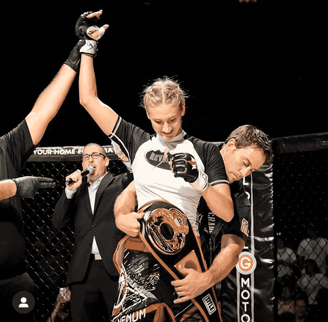 Em trai ăn đấm vỡ mặt, mỹ nhân võ thuật tấn công” sàn MMA châu Á-5