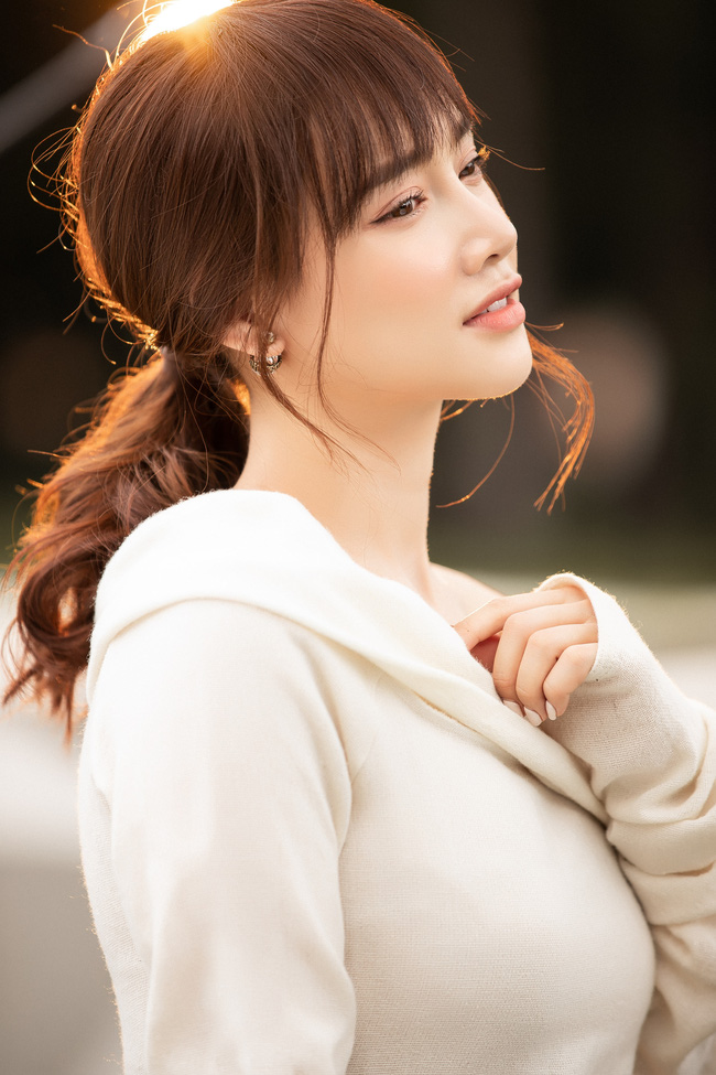 Nhã Phương khoe vẻ đẹp thanh xuân nhưng sao lại trông như Song Hye Kyo phiên bản Việt thế này-5