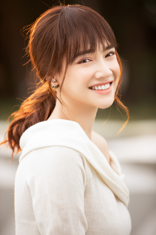 Nhã Phương khoe vẻ đẹp thanh xuân nhưng sao lại trông như Song Hye Kyo phiên bản Việt thế này-6