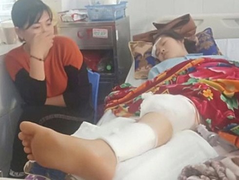 Chủ tịch xã lái ô tô tông trúng học sinh rồi chỉ tay bỏ đi?