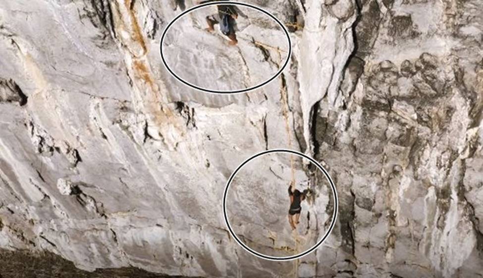 Nghề giỡn mặt tử thần, rơi xuống có thể mất mạng... lấy thứ bán 68 triệu/kg-1