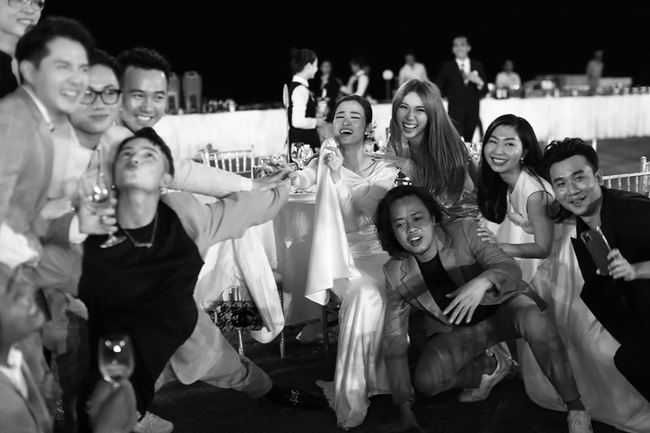 Những thước hình chưa từng hé lộ trong lễ cưới Đông Nhi - Ông Cao Thắng: Noo Phước Thịnh khóc như mưa, Hari Won bị dìm hàng-4