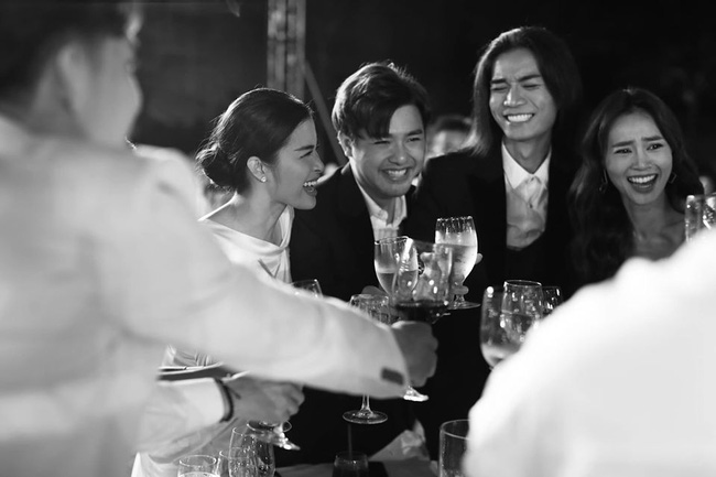 Những thước hình chưa từng hé lộ trong lễ cưới Đông Nhi - Ông Cao Thắng: Noo Phước Thịnh khóc như mưa, Hari Won bị dìm hàng-18