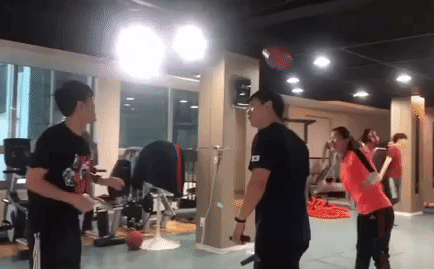 Xuân Trường khiến HLV Hàn Quốc đứng hình vì trò nghịch dại khi dưỡng thương đầu gối-1