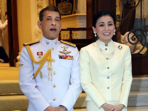 Hoàng hậu Thái Lan xuất hiện rạng rỡ, cười không ngớt bên cạnh Quốc vương Thái Lan sau sóng gió hậu cung trong sự kiện mới nhất