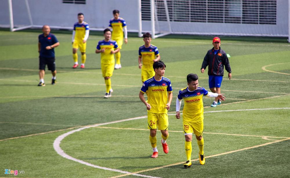 HLV Park luyện chiến thuật cho U22 Việt Nam trong buổi tập cuối-3