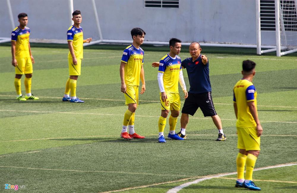 HLV Park luyện chiến thuật cho U22 Việt Nam trong buổi tập cuối-4